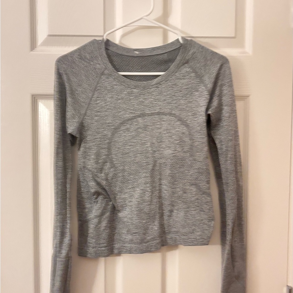 lululemon athletica Heather Gray Crew Neck Long sleeve